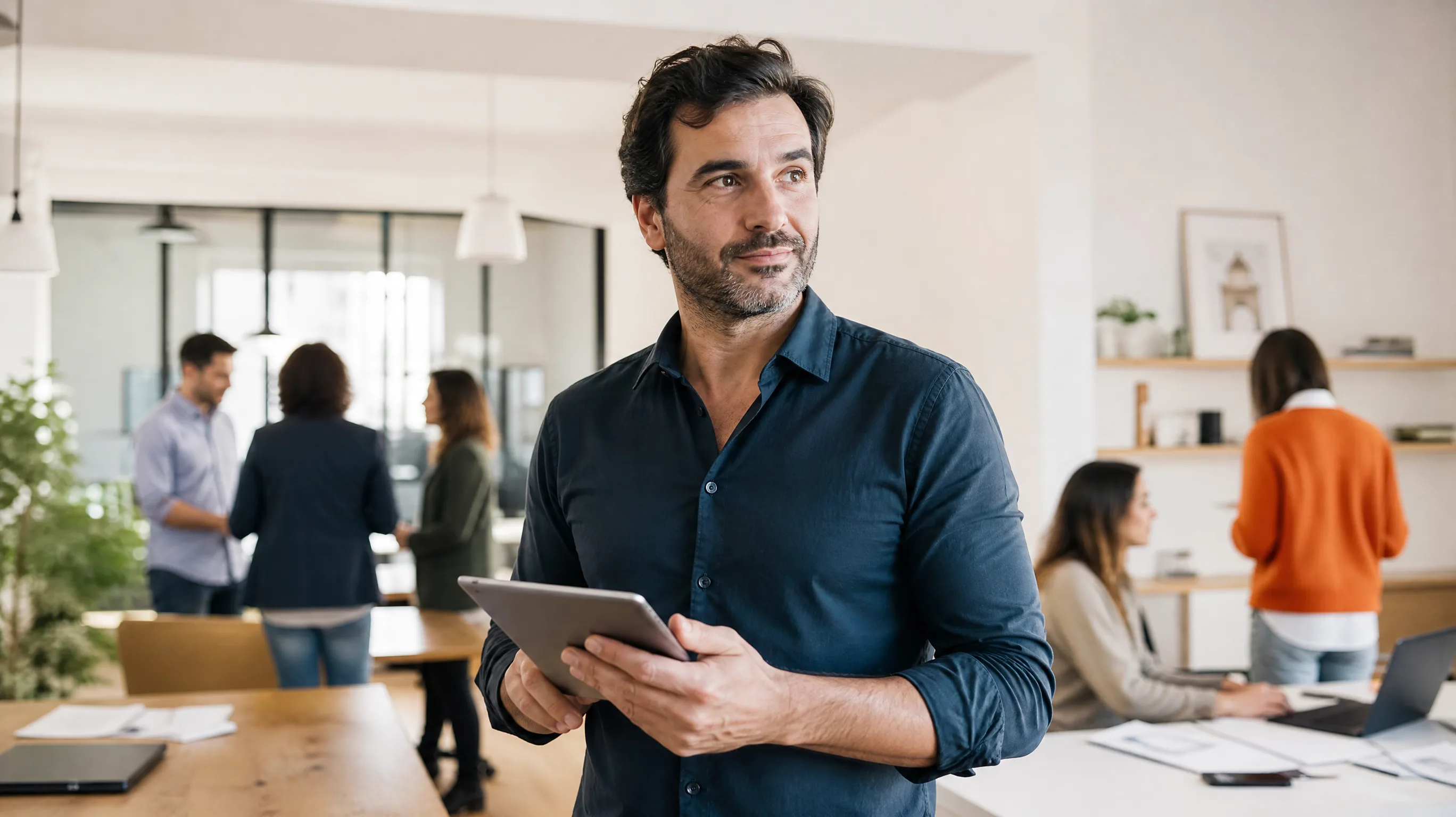 Empresário a analisar a geração de leads